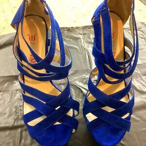 Jesseka Platform Shoes